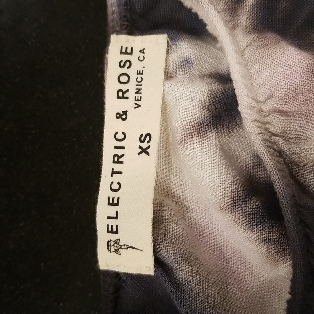 💕ELECTRIC & ROSE💕 Linda Crop Top ~ Onyx Lavender Glow Tie Dye Pattern XS NWT - Picture 10 of 14